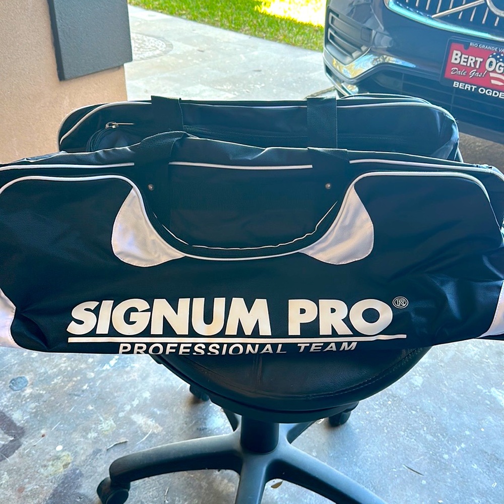 Signum Pro Tennis Bag.   Brand New.   Black / White.  30”x 18x16